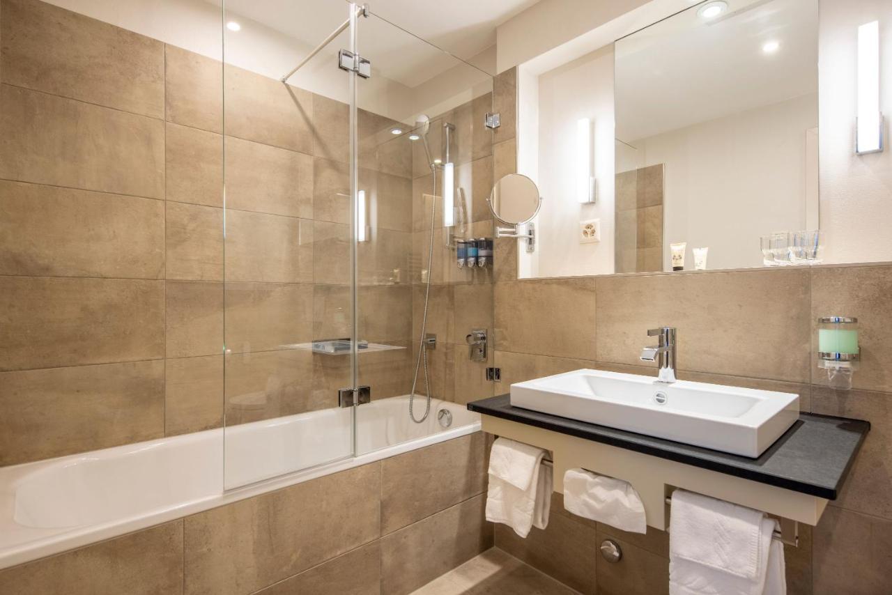 Habitación Doble Deluxe con vistas al jardín y aire acondicionado